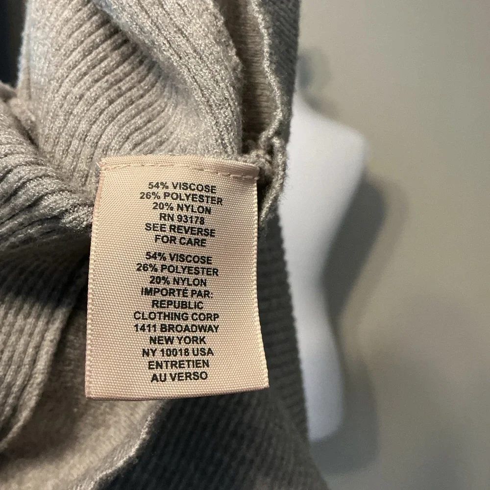 Philosophy Ribbed Gray Top - Picture 8 of 9